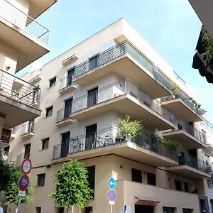  Apartment Sweet Inas